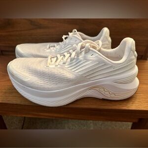 Saucony Endorphin Swift 3 White